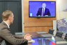 Миниатюра новости: Глава Новороссийска следит за прямой линией Путина, обещая учесть обращения горожан