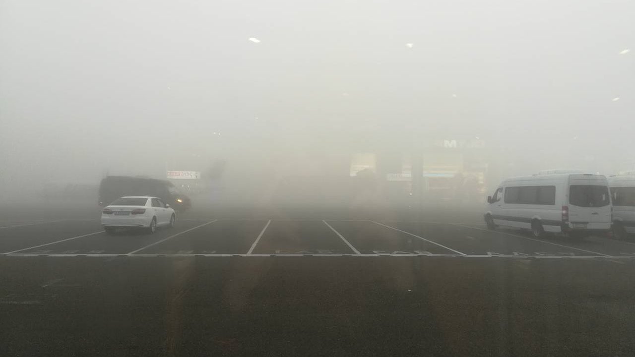 Главная картинка новости: 15 рейсов в аэропорту Краснодара задержали из-за густого тумана