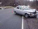 Под Новороссийском легковой автомобиль вылетел в отбойник, водитель погиб