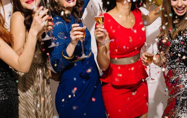 Запретная палитра: этот цвет новогоднего наряда может украсть вашу удачу в 2025 году