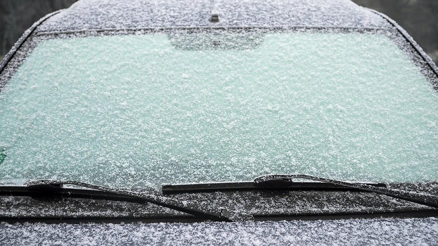 Главная картинка новости: Кипяток, скребок и бытовая химия: главные враги вашего авто в мороз. Что делать вместо этого