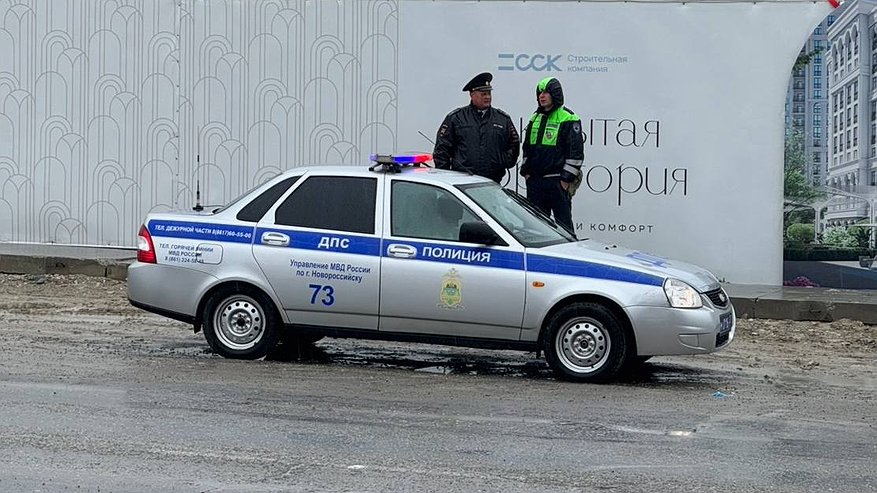 Главная картинка новости: Трагедия в темноте: иномарка насмерть сбила пешехода, стоявшего на дороге в Новороссийске