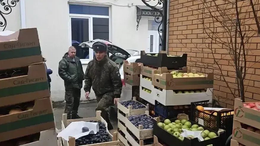 Главная картинка новости: Глава Новороссийска поздравил военнослужащих гарнизона с наступающим Новым годом