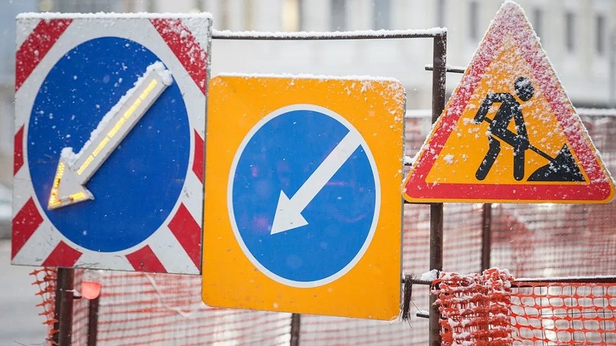 Главная картинка новости: «Волчьи ворота» на замке: как снежный шторм на Кубани остановил колонны фур