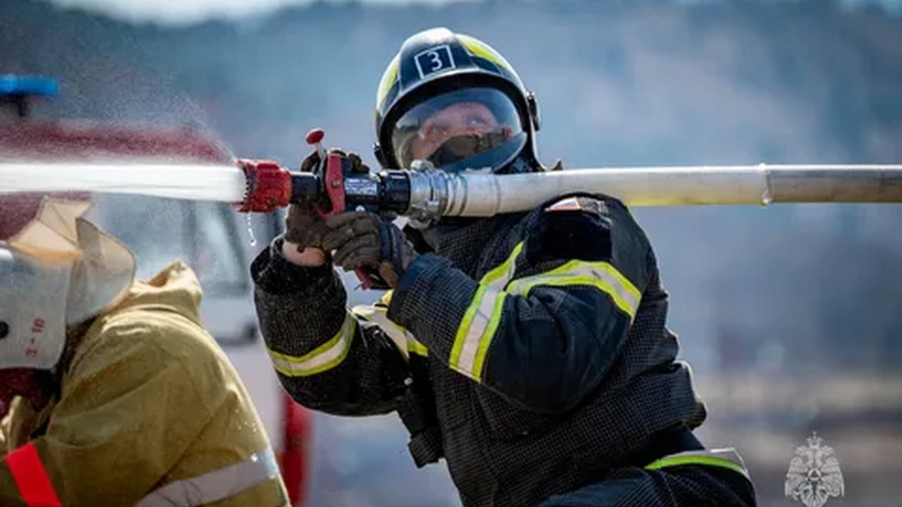 Главная картинка новости: 58 вызовов за праздники: как работали спасатели в Новороссийске в первые дни года