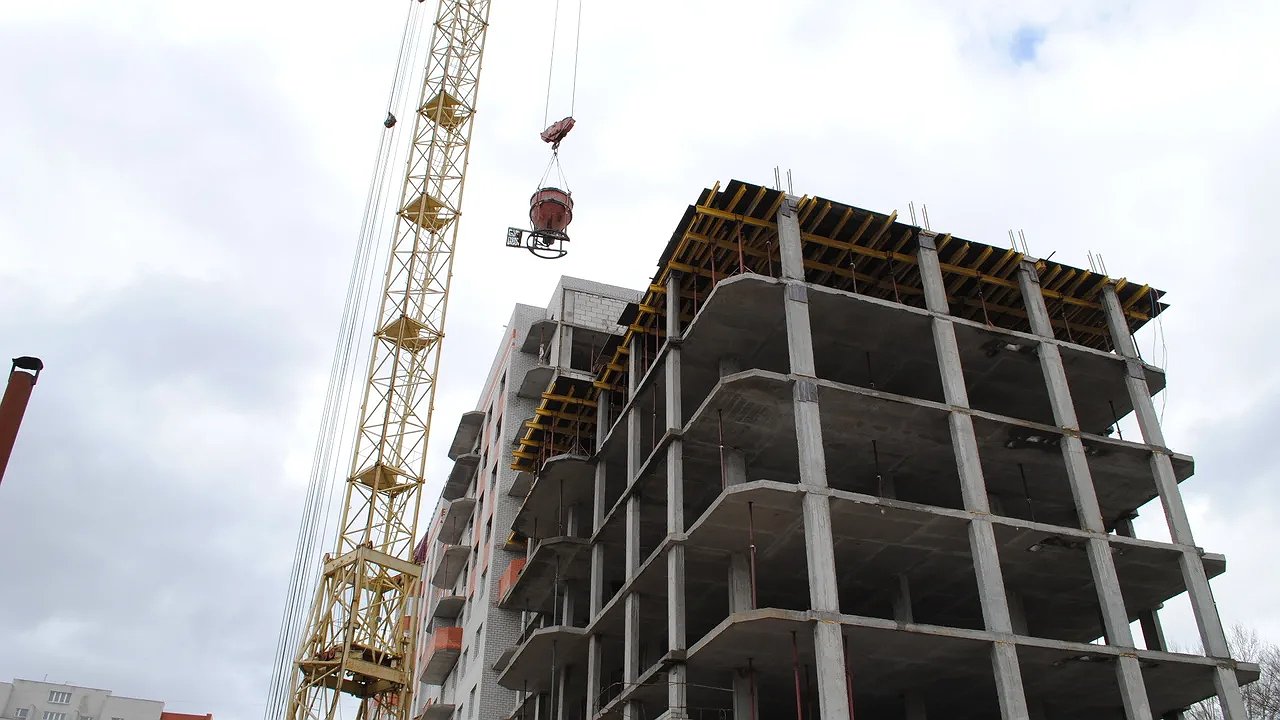 Главная картинка новости: Достройка проблемных новороссийских ЖК: глава города Кравченко сообщил о планах застройщика взять кредит