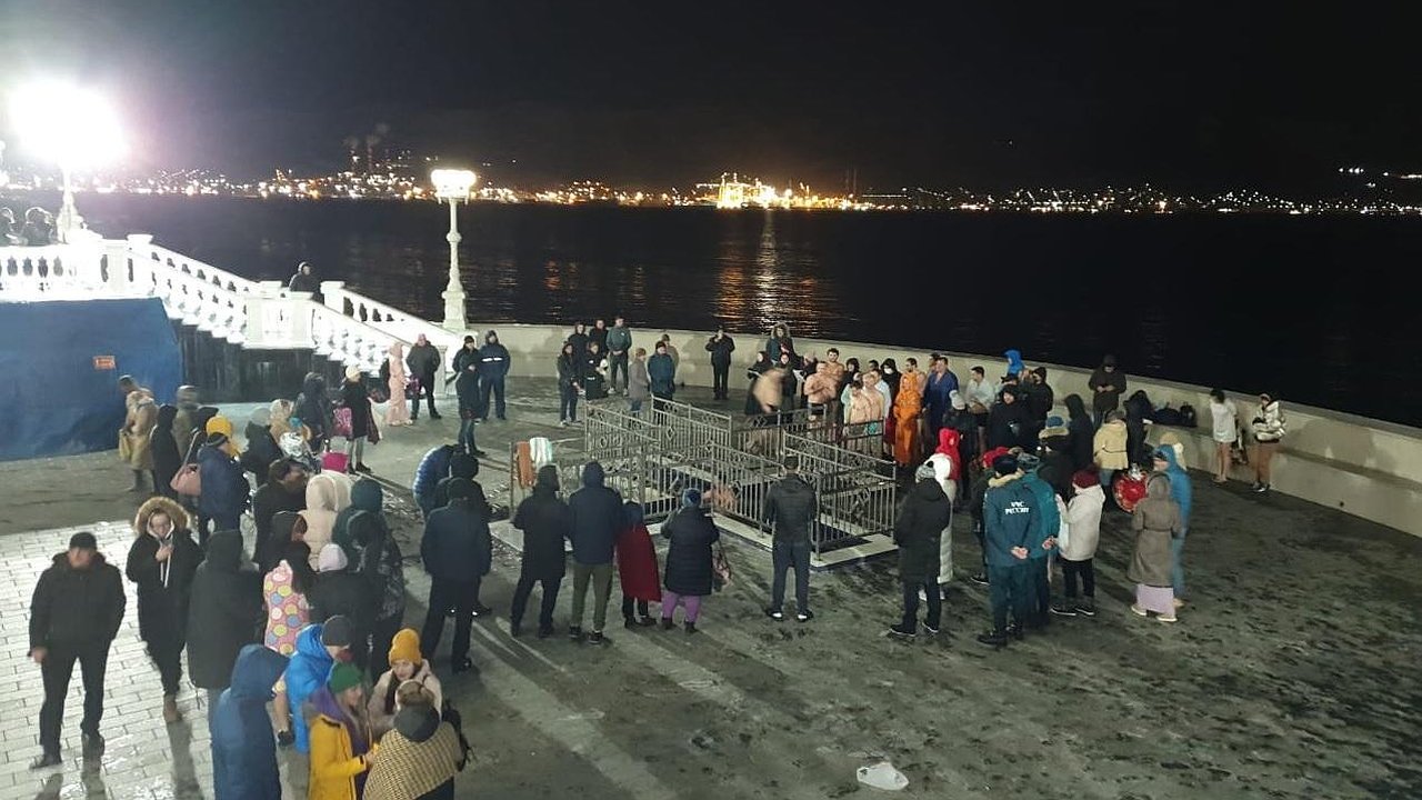 Главная картинка новости: Где окунуться на Крещение в Новороссийске в 2026 году: полный список из 6 официальных купелей