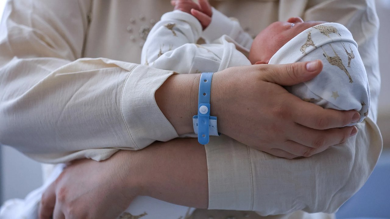 Главная картинка новости: 34 новогодних малыша: как встретили 2026 год в роддомах Краснодарского края