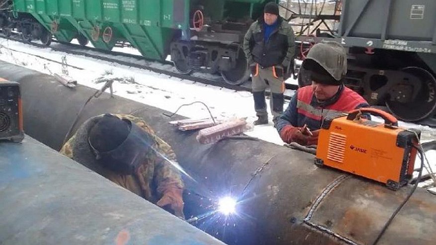 Главная картинка новости: В Новороссийске продолжаются аварийные работы по восстановлению водоснабжения