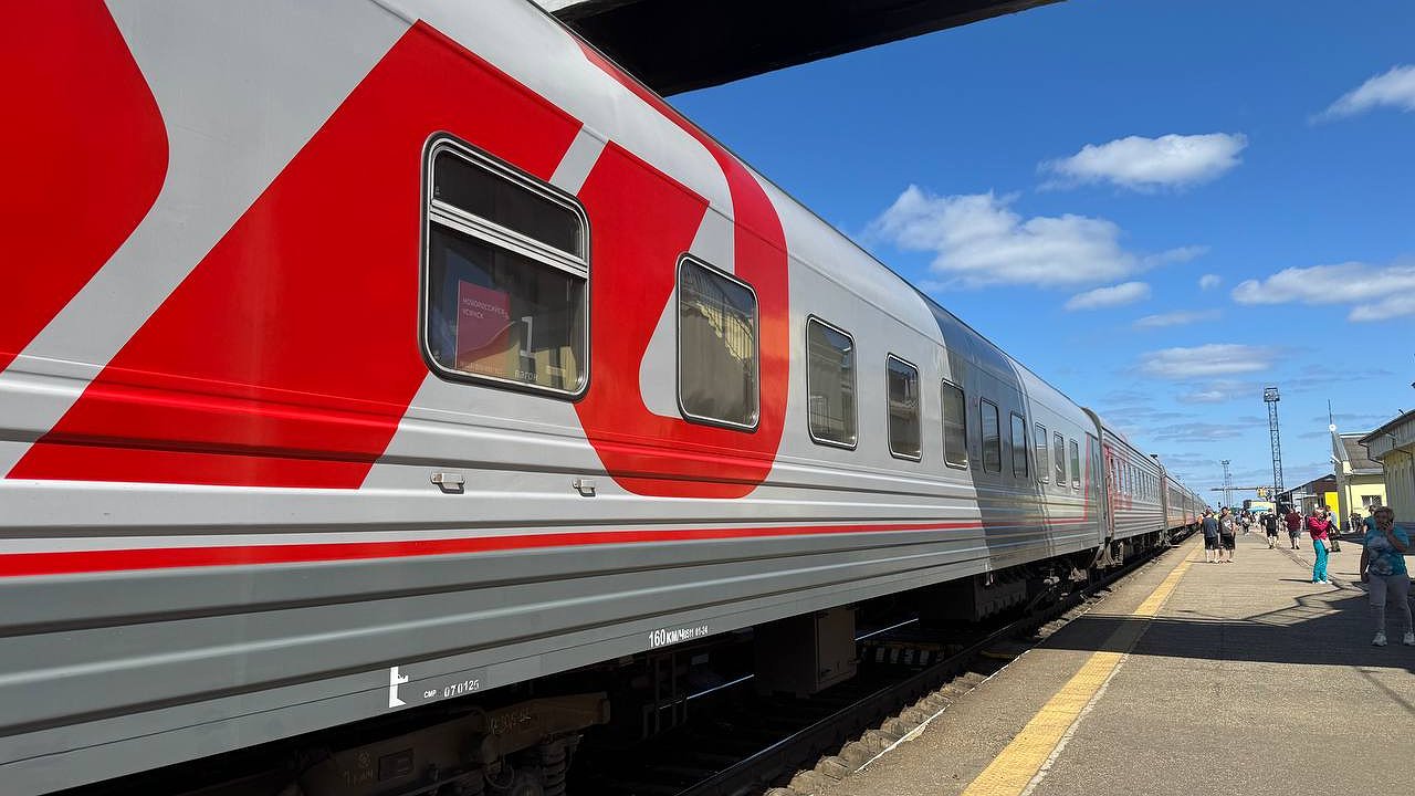 Главная картинка новости: Курортный комфорт нового уровня: РЖД раскрыли, в каких поездах на море теперь ездить особенно приятно