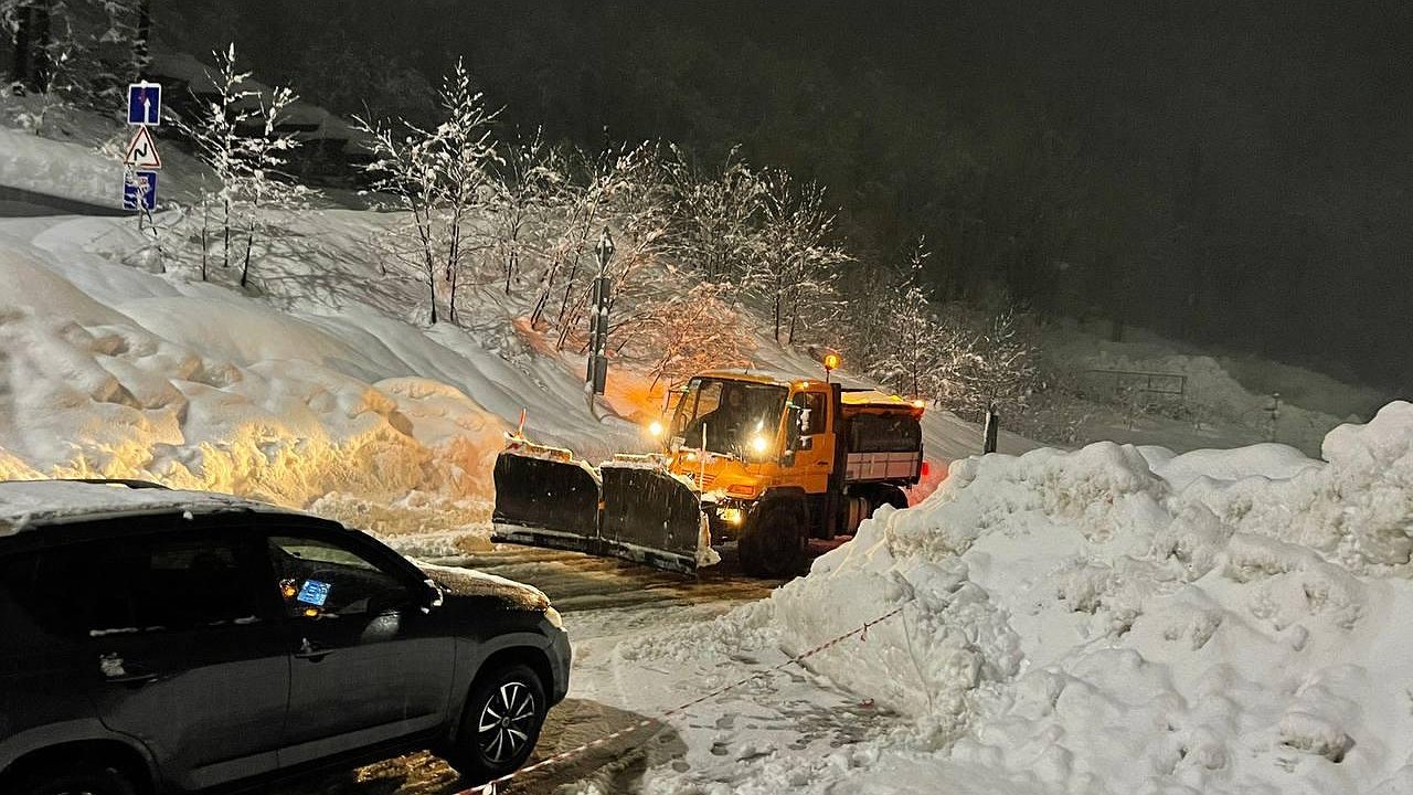 Главная картинка новости: Штормовое предупреждение: в горах Сочи ожидается мощнейший снегопад