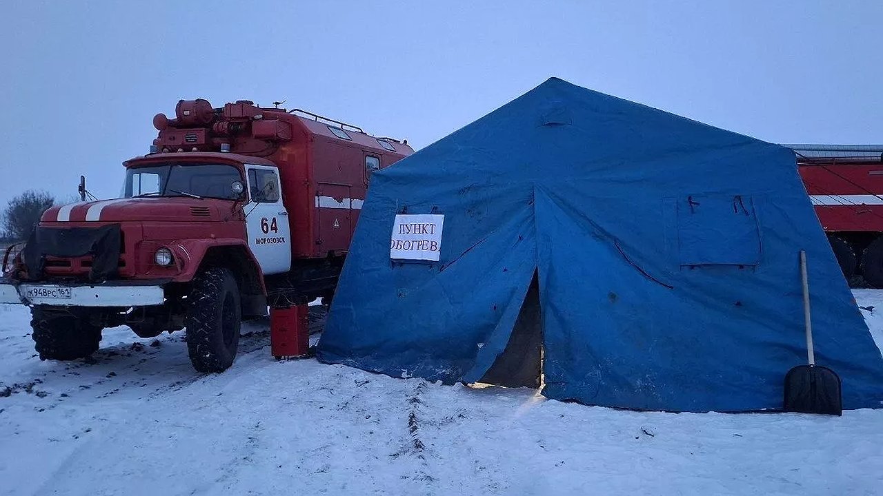 Главная картинка новости: МЧС срочно развернуло пункты вдоль трассы «Дон». Что происходит на юге России