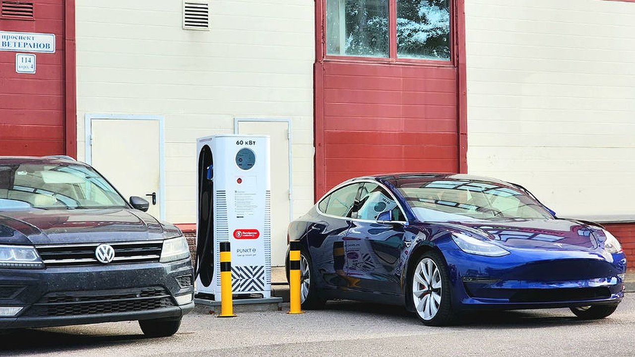 Главная картинка новости: «Пятёрочка» начала устанавливать электрозаправки в Краснодарском крае