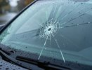 Можно ли ездить с трещиной на лобовом стекле — и в каких случаях это уже опасно и незаконно