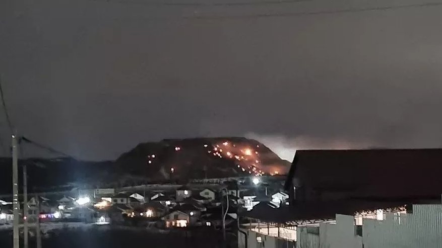 Главная картинка новости: Свалка-факел у Новороссийска: власти говорят о «контроле», а жители ночами задыхаются от вони. Что скрывают чиновники?