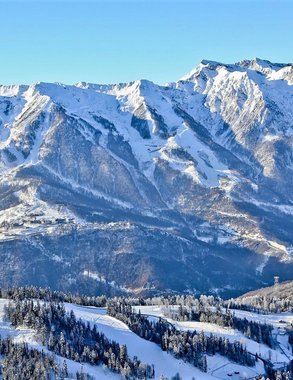 Как встречают 2026 год в горах Сочи: курорты загружены на 73% несмотря на непогоду