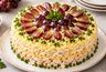 Необычное сочетание, а гости просят добавку: салат с копчёной курицей, сыром и виноградом