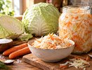 Квашеная капуста получается горькой из-за одной ошибки — проверьте это, прежде чем шинковать следующий кочан
