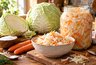 Квашеная капуста получается горькой из-за одной ошибки — проверьте это, прежде чем шинковать следующий кочан