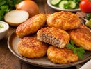 Ленивые беляши на кефире: без дрожжей и сложной лепки — сочная начинка и румяная корочка