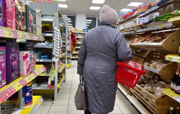 Россияне стали реже ходить в магазины: число покупок снизилось на 10%