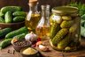 Хрустящие маринованные огурцы с горчицей и двумя видами уксуса