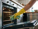 14 лет мою кухни в кафе и ресторанах: пять правил, после которых духовка и вытяжка как новые — и ничего не испорчено