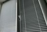 15 минут — и жалюзи чистые: как помыть их, не снимая с окон