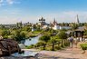 Почти 17 тысяч за сутки — и туристы решили не ночевать: что происходит в этом городе