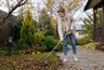 Что обязательно сделать на даче в октябре: 7 дел, которые лучше не откладывать до морозов