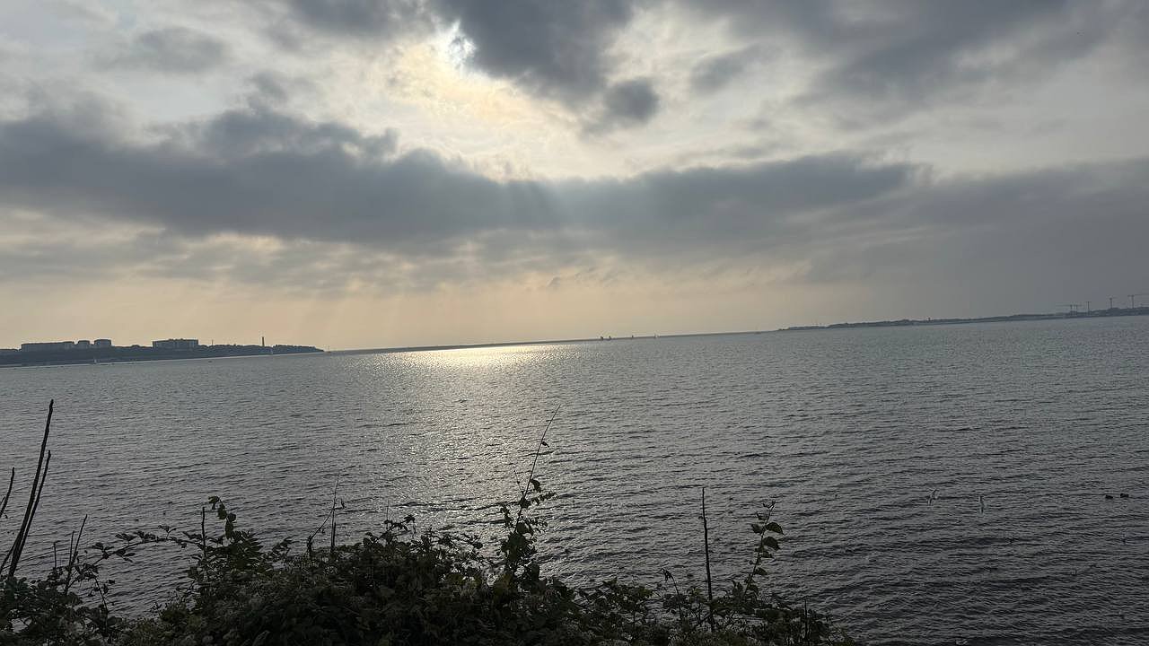 Главная картинка новости: Антициклон с запада несет тепло в Краснодарский край