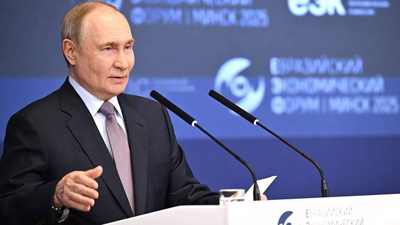 Главная картинка новости: Владимир Путин поручил расширить жилищные меры поддержки семей с детьми