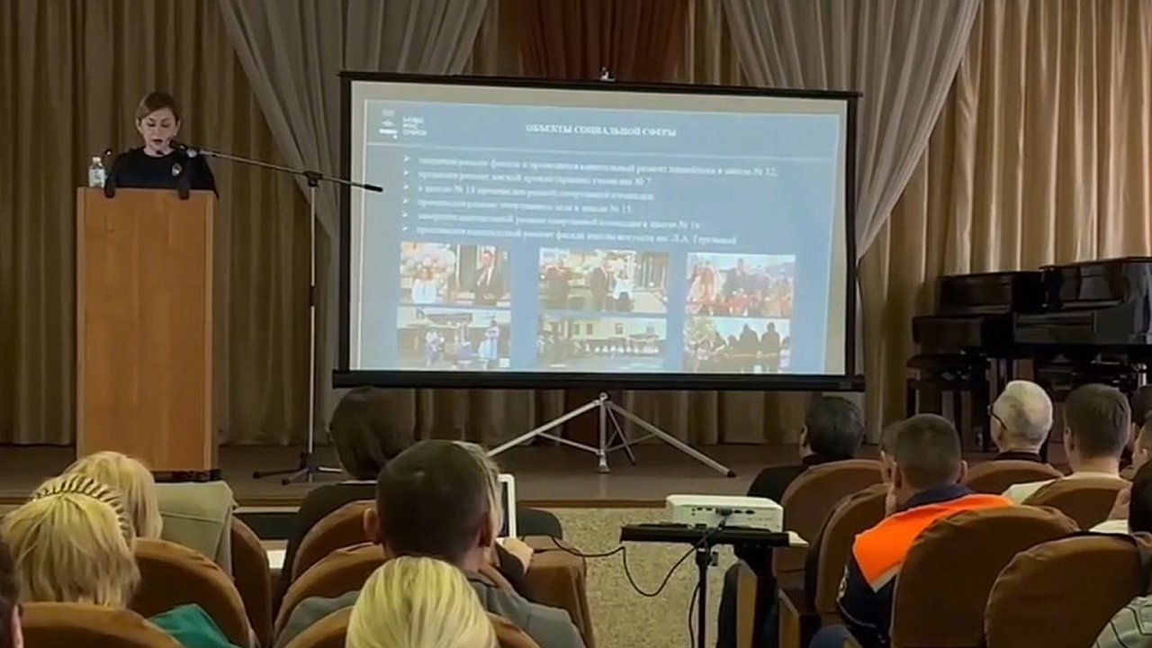 Главная картинка новости: Руководитель Восточного района Новороссийска представила доклад об итогах 2025 года