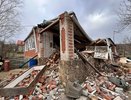 Хлопок газа разрушил часть дома в Северском районе, под завалами ищут человека