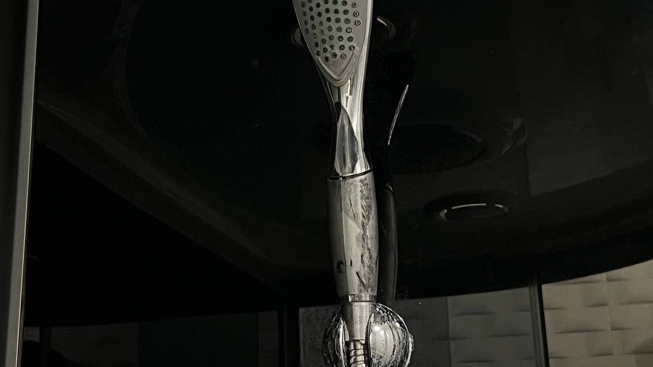 Главная картинка новости: Чем отмыть известковый налет: 10 лучших средств и как их правильно использовать