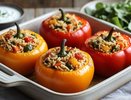 Запечённые перцы, фаршированные рисом и овощами — сочное и ароматное блюдо для любого стола