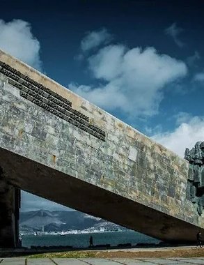 Полиция ищет неизвестных, забравшихся на мемориал «Малая земля» в Новороссийске