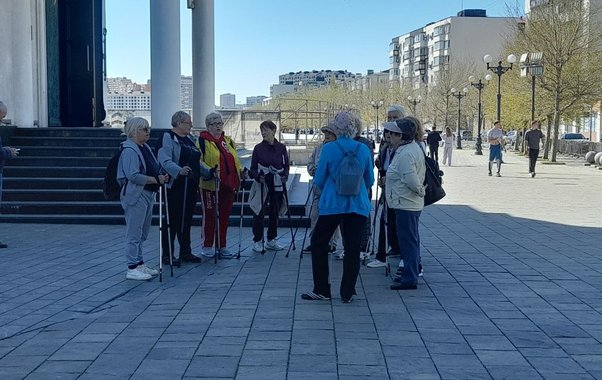 Уход за пенсионерами старше 80 лет теперь засчитывается в стаж по-новому — кому нужно подать заявление и как это сделать