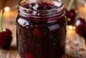 Сахар — только в конце: секрет густого вишневого варенья, которое варят без капли воды и лишнего жара