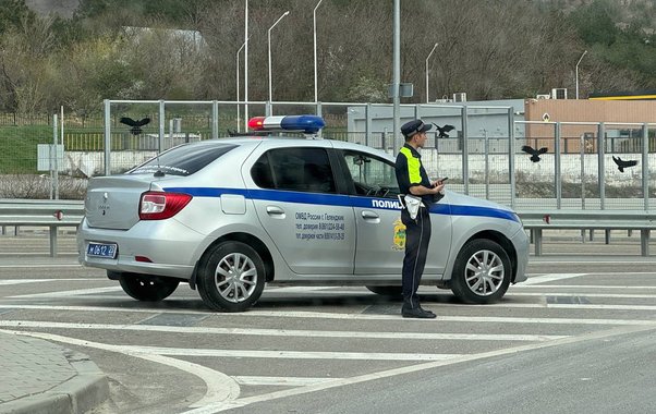 В Сочи в ходе масштабного рейда ГАИ выявили 76 нарушений, 5 подростков поймали на мотоциклах без прав