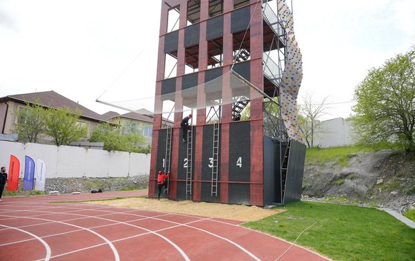 В Новороссийске 44 лучших пожарных Кубани сразились за «Кубок Победы» в силовом многоборье