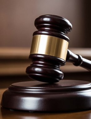 В Краснодаре сносят четырехэтажный самострой главы экстремистской организации, где незаконно жили более 100 человек