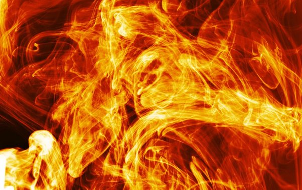 Туапсе после третьей атаки БПЛА: что известно о пожаре, эвакуации и загрязнении воздуха на сегодняшний день