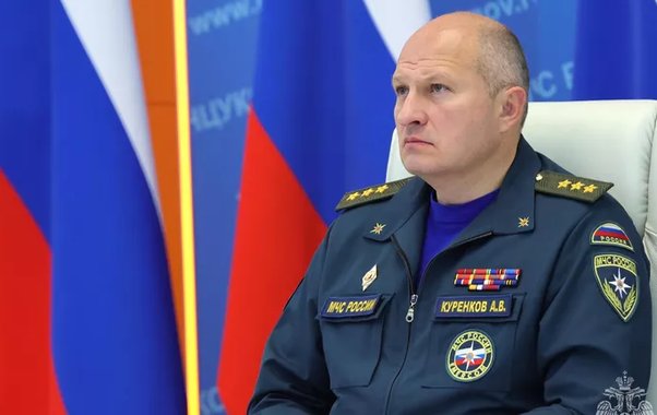 Глава МЧС Куренков прибыл в Туапсе по поручению Путина и лично возглавил штаб по тушению НПЗ