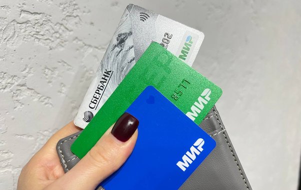 С сегодняшнего дня ФНС начнёт проверять переводы между людьми: какие суммы и как часто можно переводить