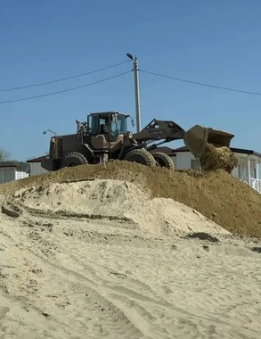 На пляжах Анапы обустраивают четыре новых проезда для спецтехники, жителей просят не мешать работам