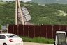 «Как после бомбежки»: жители Новороссийска показали разбитые стекла машин и забор на
