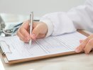 Новые больничные в 2026 года: что изменилось для самозанятых и родителей в декрете