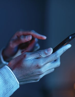 Ветеранов Кубани атакуют мошенники с фальшивыми выплатами и приглашениями на Парад Победы
