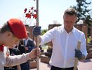 Андрей Кравченко принял участие в церемонии возложения цветов и посадке деревьев у Вечного огня